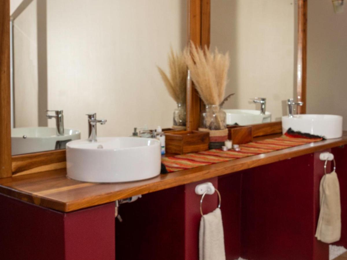 Africa Awaits Lodge & Safaris Gobabis Exterior photo