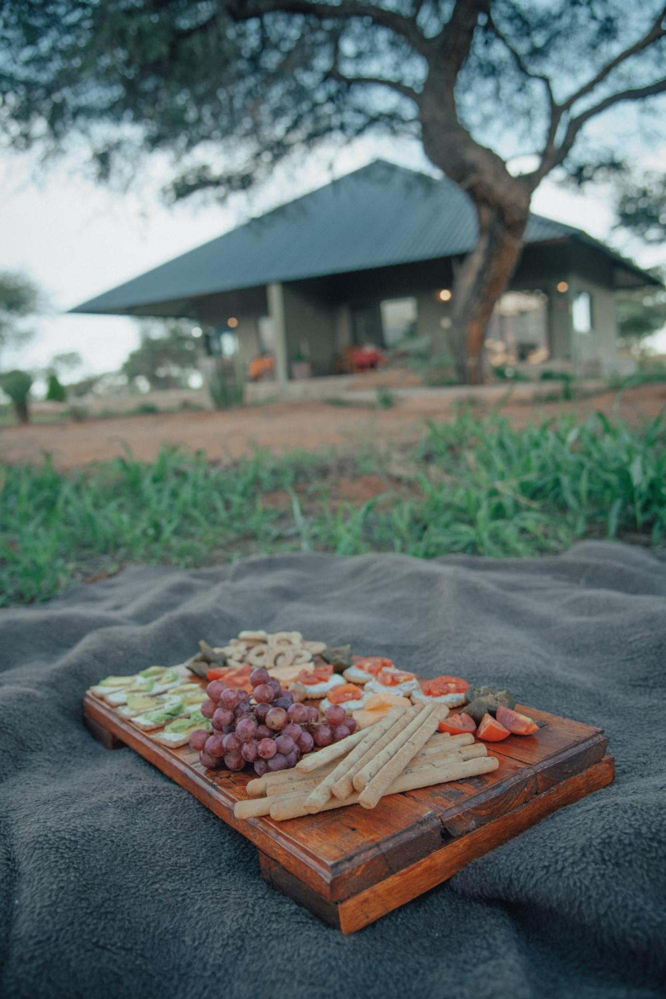 Africa Awaits Lodge & Safaris Gobabis Exterior photo